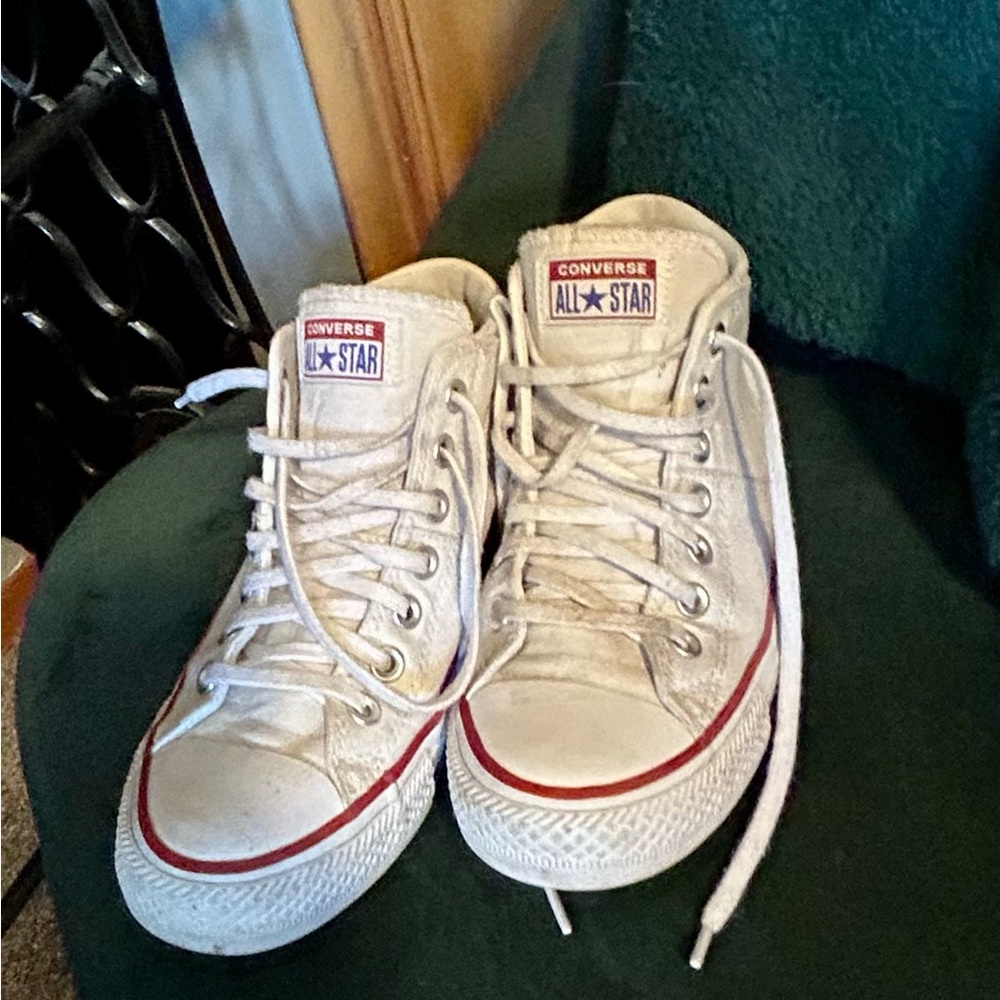 Cute white Converse